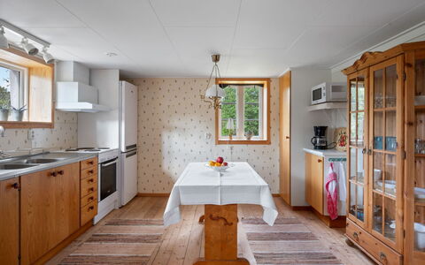 Långerud: Bâtiment, Maison, Fenêtre, Domicile, Toit, Zone Résidentielle, Arbuste, Chalet, Lot Terre