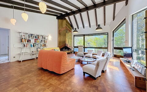 Villa 111 an der Loreley: Meubles, Design Intérieur, Sol, Sol, Mur, Canapé, Plafond, Bois, Pièce, Salon