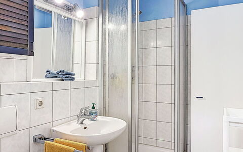 Möwenblick: Design Intérieur, Sol, Salle De Bains, Luminaire Plomberie, Sol, Pièce, Évier, Lavabo, Plomberie, Douche