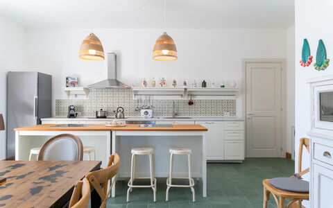Masseria Ficalindia: Meubles, Design Intérieur, Cuisine, Sol, Cabinetry, Comptoir, Bois, Sol, Plafond, Luminaire