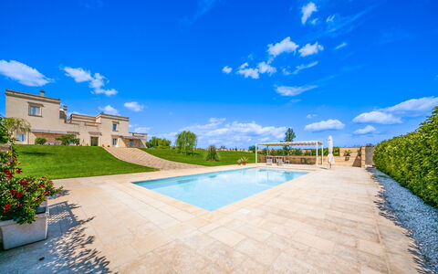 Masseria Ficalindia: Bleu, Jardin, Biens, Aménagement Paysager, Piscine, Pelouse, Manoir, Villa, Parc, Cour