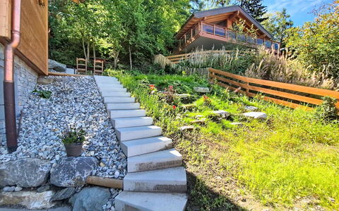 Nendaz 288: Arbuste, Jardin, Roche, Escaliers, Couverture De Sol, Chalet, Aménagement Paysager, Passerelle, Cour, Arrière-Cour