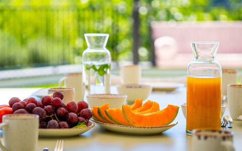 Loparia: Aliments, Vaisselle, Fruit, Ingrédient, Serveware, Produire, Drinkware, Table
