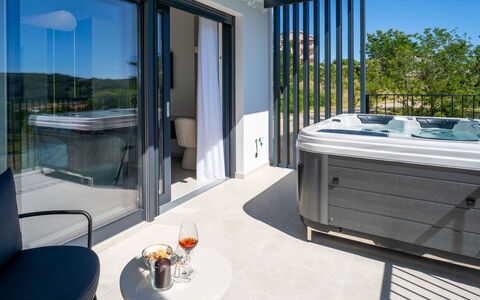 Loparia: Composite, Piscine, Luminaire Plomberie, Recours, Baignoire, Hôtel, Jacuzzi, Eco Hôtel, Villa