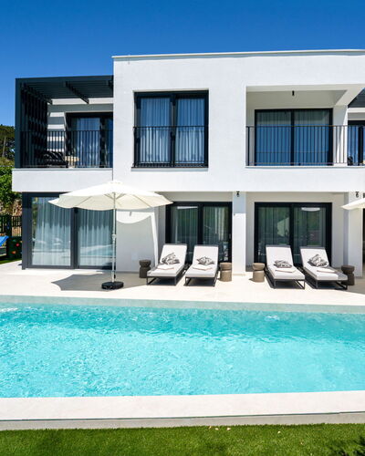 Loparia: Piscine, Recours, Loisir, Mobilier De Jardin, Eco Hôtel, Villa, Hôtel, Balancelle, Vacances, Tropiques