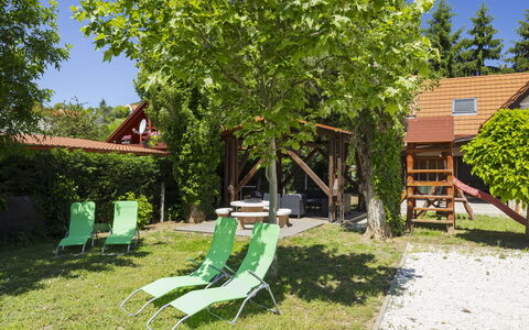 Petka: Meubles, Mobilier De Jardin, Ombre, Chalet, Jardin, Arrière-Cour, Tableau De Plein Air, Cour, Chaise, Pelouse