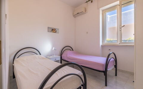 Villetta Bluette, Marina di Mancaversa: Sol, Sol, Chambre, Design Intérieur, Lit, Domicile, Plafond, Cadre De Lit, Pièce, Porte