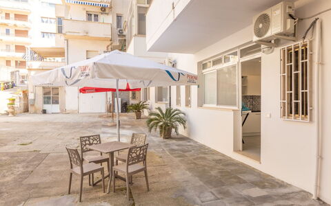 Appartamento Monomare, Gallipoli: Appartement, Béton, Condominium, Parking, Balcon