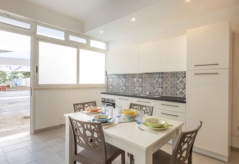 Appartamento Monomare, Gallipoli: Sol, Design Intérieur, Sol, Meubles, Cuisine, Comptoir, Principaux Appliance, Plafond, Appartement, Pièce