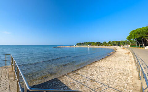 Villa Rita: Bleu, L'Eau, Plan D'Eau, Côte, Plage, Horizon, Cotiers Et Relief Océaniques, Rive, Mer, Banque