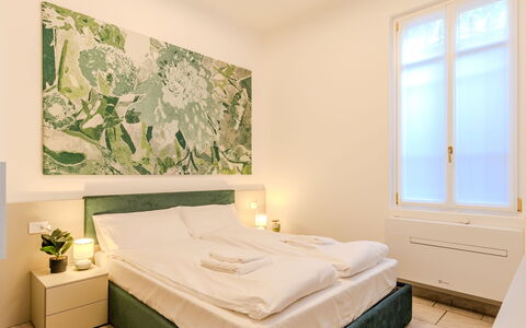 Domaso 703: Design Intérieur, Lit, Chambre, Sol, Sol, Pièce, Literie, Drap De Lit, Cadre De Lit, Meubles