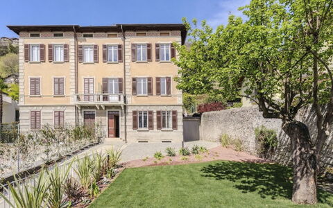 Domaso 703: Zone Résidentielle, Appartement, Biens, Jardin, Fenêtre À Guillotine, Balcon, Pelouse, Cour, Aménagement Paysager, Villa