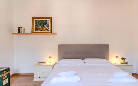 Como Lake Blu & Green: Meubles, Lit, Design Intérieur, Chambre, Literie, Mur, Sol, Drap De Lit, Sol, Pièce
