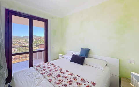 Parigi: Lit, Chambre, Drap De Lit, Design Intérieur, Pièce, Literie, Plafond, Sol, Sol, Cadre De Lit