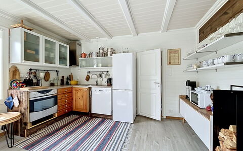 Ese Panorama: Cuisine, Sol, Meubles, Design Intérieur, Principaux Appliance, Bois, Appareil De Cuisine, Plafond, Comptoir, Sol
