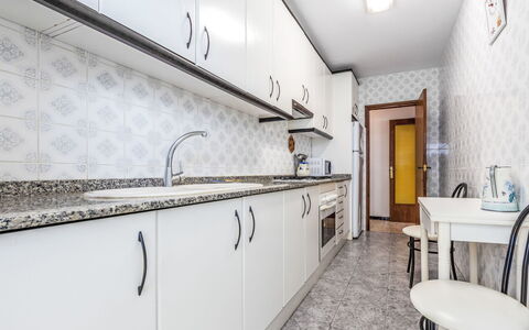 Tomas de Victoria: Sol, Sol, Appartement, Pièce, Tuile, Comptoir, Cabinetry