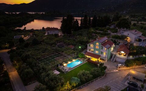 Solo: Herbe, Maison, Zone Rurale, Chalet, Toit, Domicile, Paysage, Plaine, Lot Terre