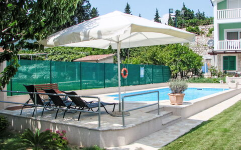Solo: Arbuste, Zone Résidentielle, Domicile, Biens, Jardin, Pelouse, Aménagement Paysager, Cour, Manoir, Villa