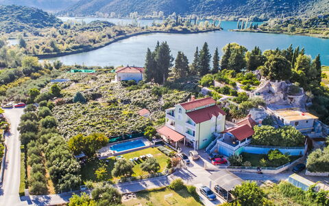 Solo: Arbuste, Zone Résidentielle, Domicile, Biens, Jardin, Pelouse, Aménagement Paysager, Cour, Manoir, Villa
