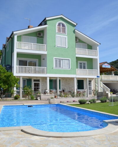 Solo: Arbuste, Zone Résidentielle, Domicile, Biens, Jardin, Pelouse, Aménagement Paysager, Cour, Manoir, Villa