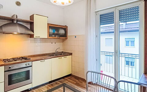 Livia: Arbuste, Zone Résidentielle, Domicile, Biens, Jardin, Pelouse, Aménagement Paysager, Cour, Manoir, Villa