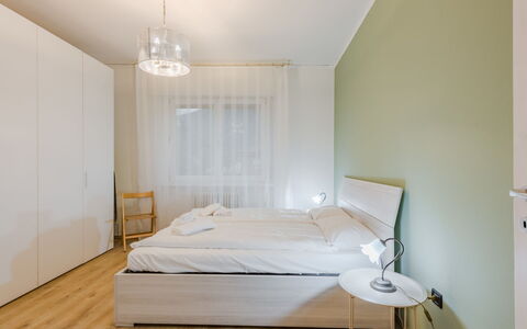 Livia: Meubles, Design Intérieur, Sol, Sol, Mur, Lit, Chambre, Bois, Plafond, Pièce