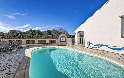 Le Racine: Bleu, Piscine, Composite, Recours, Mobilier De Jardin, Béton, Ombre, Biens, Tuile, Hôtel