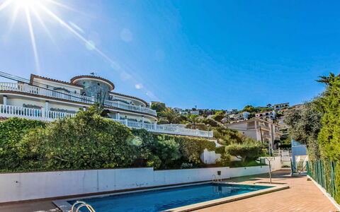 Salina: Ombre, Appartement, Balcon, Aménagement Paysager, Cour, Mobilier De Jardin, Villa