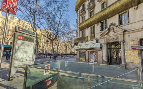 Rocafort - Plaza España: Ombre, Appartement, Balcon, Aménagement Paysager, Cour, Mobilier De Jardin, Villa