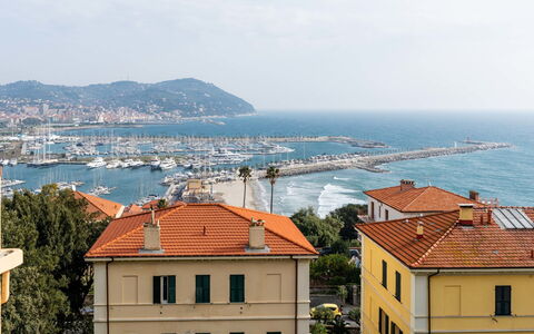Casa Dea Diana: Bleu, Été, Ville, Zone Résidentielle, Horizon, Colline, Matin, Mer, Côte, Banlieue
