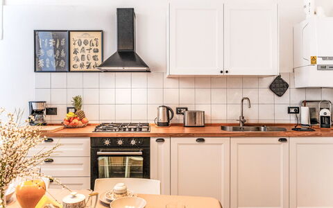 Casa Dea Diana: Appareil De Cuisine, Cuisine, Comptoir, Principaux Appliance, Cuisinière, Cabinetry, Design Intérieur, Le Fourneau, Gaz Poele, Bois