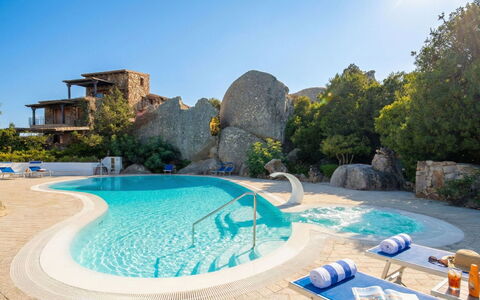 Breathtaking View Porto Rotondo: Piscine, L'Eau, Recours, Mobilier De Jardin, Eco Hôtel, Parapluie, Biens, Hacienda, Hôtel, Loisir