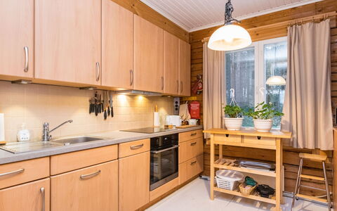 Metsis: Cuisine, Comptoir, Cabinetry, Bois, Design Intérieur, Appareil De Cuisine, Sol, Meubles, Principaux Appliance, Tiroir