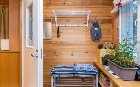 Metsis: Bois, Design Intérieur, Porte, Pièce, Tache De Bois, Principaux Appliance, Dur, Conception, Plante D'Appartement, Vernis