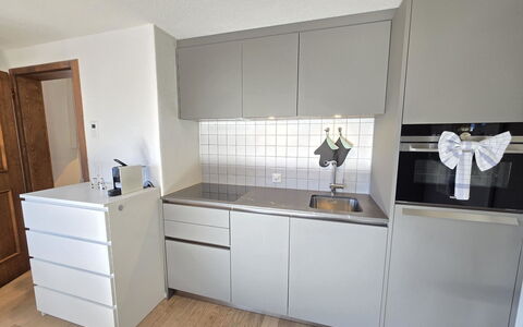 Tgiesa Alva: Cabinetry, Sol, Cuisine, Appareil De Cuisine, Comptoir, Bois, Design Intérieur, Sol, Meubles, Principaux Appliance