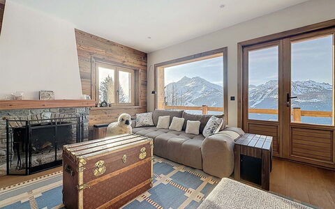 Chalet Shangri-La: Meubles, Salon, Plafond, Canapé, Dur, Chaise, Planche, Parquet, Glacial Relief
