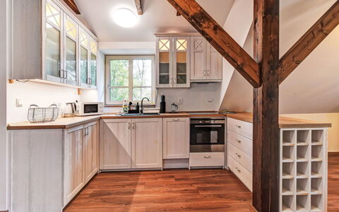 Zadov: Sol, Design Intérieur, Cuisine, Bois, Parquet, Sol, Plafond, Comptoir, Cabinetry, Meubles