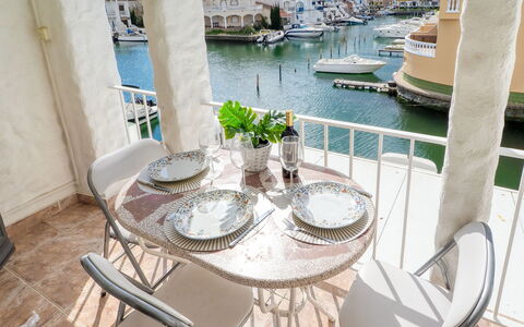 Empuriabrava 381: Meubles, Appartement, Design Intérieur, Chaise, Mobilier De Jardin, Balcon, Table Cuisine Et Salle A Manger, Plante D'Appartement, Table Basse, Tableau De Plein Air