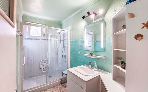 Maison Millet: Sol, Design Intérieur, Luminaire Plomberie, Sol, Salle De Bains, Plafond, Plomberie, Évier, Appartement, Robinet