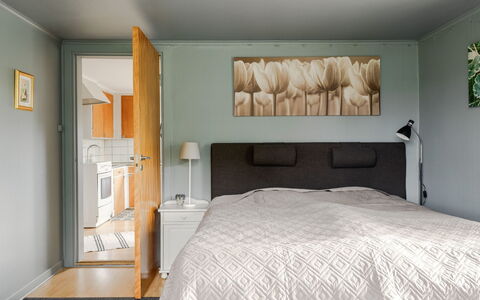 Hönetorpet: Meubles, Lit, Design Intérieur, Chambre, Literie, Drap De Lit, Mur, Sol, Sol, Bois