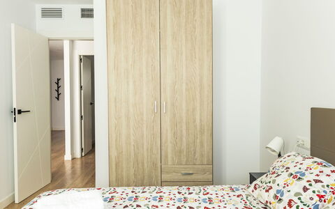 Camino del Río - Caminito del Rey: Meubles, Lit, Design Intérieur, Chambre, Mur, Sol, Sol, Bois, Pièce, Literie