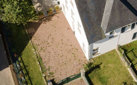 Mahionias'S Cottage: Toit, Zone Résidentielle, Maison, Domicile, Chalet, Pelouse, Biens, Aménagement Paysager, Jardin, Banlieue