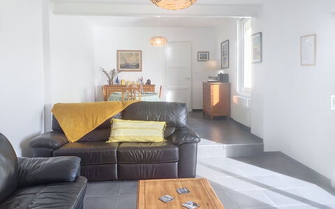 Mahionias'S Cottage: Ombre, Métal, Balcon, Conception, Daylighting, Couvre-Fenêtres, Aluminium, Plante D'Appartement, Store, Traitement De Fenetre