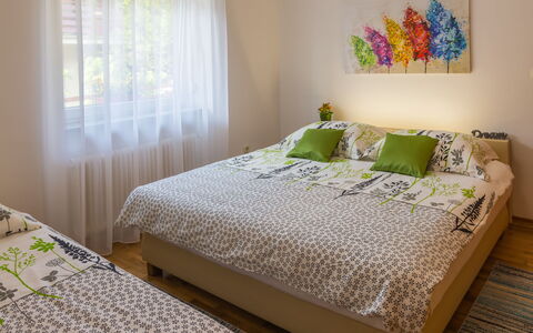 Holyday Home Midas: Lit, Literie, Meubles, Design Intérieur, Chambre, Drap De Lit, Linge, Pièce, Sol, Textile