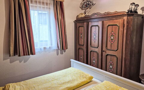 Loidl: Chambre, Design Intérieur, Bois, Lit, Meubles, Drap De Lit, Literie, Sol, Sol, Pièce