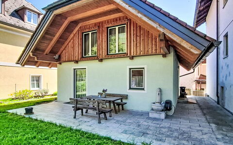 Loidl: Maison, Toit, Domicile, Chalet, Jardin, Cour, Siding, Pelouse, Ferme, Biens