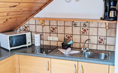 Katschberg 21 100.5: Cuisine, Bois, Comptoir, Sol, Design Intérieur, Appareil De Cuisine, Evier, Sol, Meubles, Cabinetry