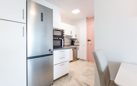 El Faro Ii: Design Intérieur, Meubles, Sol, Sol, Comptoir, Bois, Appareil De Cuisine, Cabinetry, Cuisine, Principaux Appliance