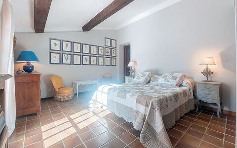 La Maisonnette: Meubles, Design Intérieur, Sol, Mur, Sol, Plafond, Lit, Chambre, Pièce, Éclairage