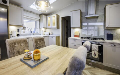Lighthouse View: Design Intérieur, Comptoir, Meubles, Cuisine, Plafond, Domicile, Cabinetry, Appareil De Cuisine, Principaux Appliance, Pièce